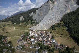 Dans la nuit du 16 juin, environ 1,2 million de tonnes de roches se sont éboulées de la montagne, sans atteindre le village de Brienz (archives).